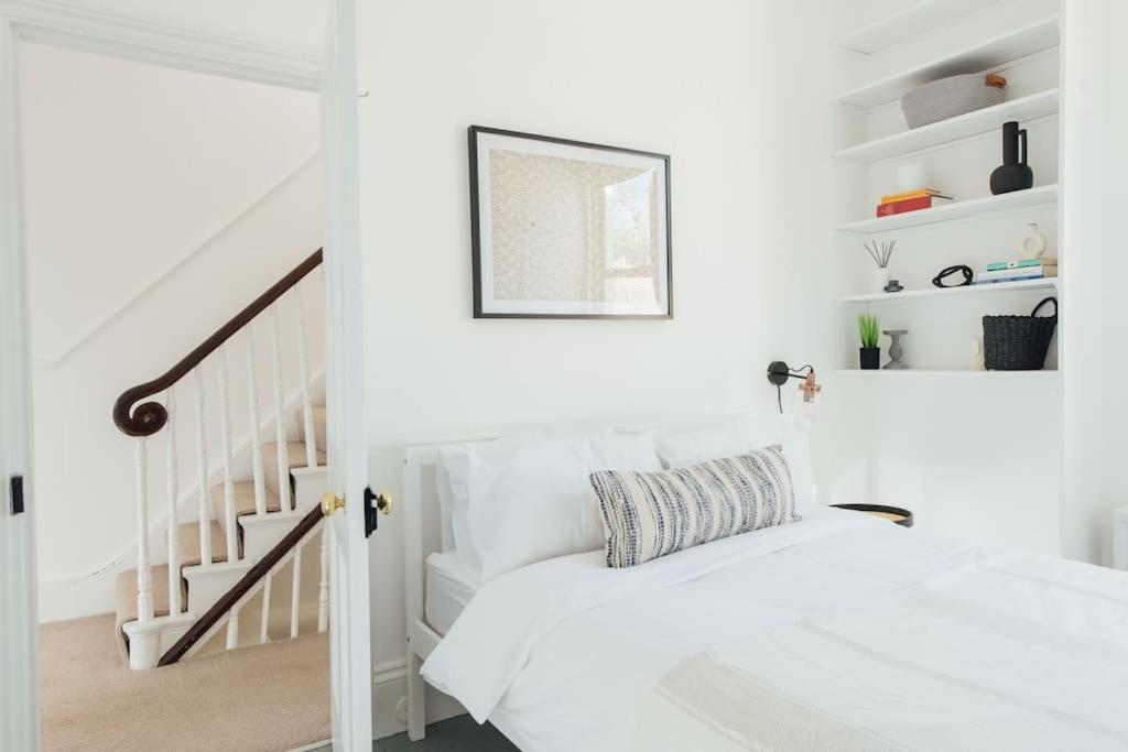 Stunning 4 Bedroom Victorian House Holiday home Brighton